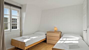 2 soverom, strykejern/-brett, reiseseng for barn og wi-fi