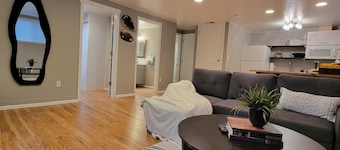 Perfect Proximity! 10 minutes away from airport.