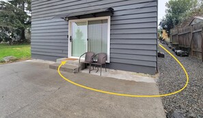 Exterior - Perfect Proximity! 10 minutes away from airport. (Renton)