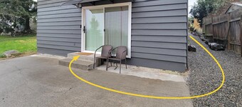 Perfect Proximity! 10 minutes away from airport.