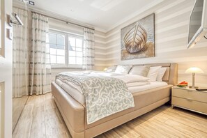 3 bedrooms, iron/ironing board, WiFi
