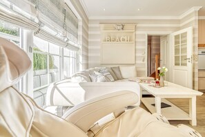 TV, fireplace, DVD player, stereo