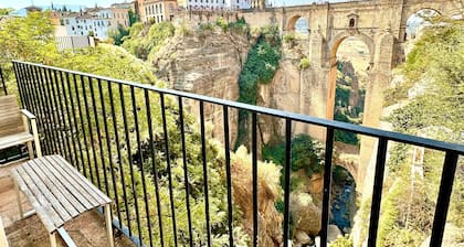 Live Ronda Like Never Before-4-Suite Home with Iconic Views of El Tajo Bridge