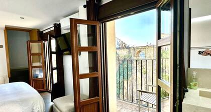 Live Ronda Like Never Before-4-Suite Home with Iconic Views of El Tajo Bridge