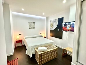 4 camere, ferro/asse da stiro, Wi-Fi gratuito, lenzuola