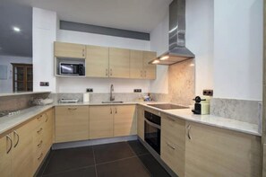 Microwave, oven, stovetop, dishwasher