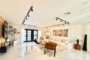 Smart TV, fireplace, computer monitors, printers