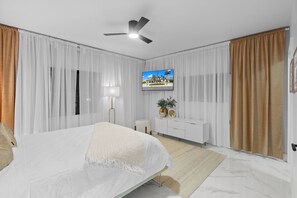 4 bedrooms, in-room safe, desk, iron/ironing board