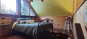 1 bedroom, free WiFi, bed sheets - Perfect for catching your breath, you'll be charmed by the beauty of nature.  (Notre dame des bois)