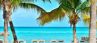 1000sqft Luxury Villa | 1-Min Walk to Ocean View | Pool Soak | Golf Cart Assistance + Breakfast