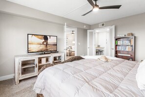 2 habitaciones, tabla de planchar con plancha y cuna de viaje