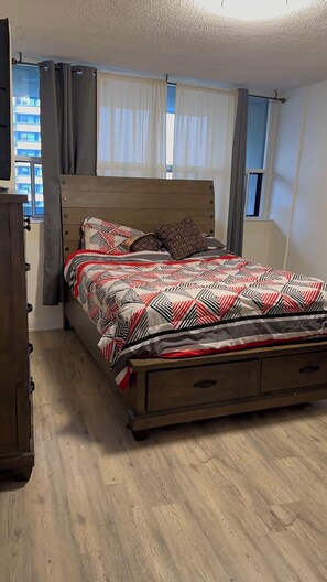 1 bedroom, iron/ironing board, WiFi, bed sheets - Sophisticated short term getaway. Clean modern feel, sleek décor, and cozy feel (Toronto)