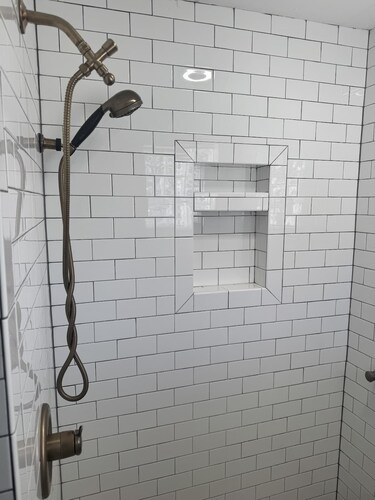 Unit 17 King suite kitchen Fast Wifi Smart TV
