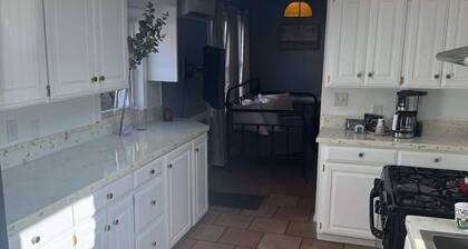 Unit 17 King suite kitchen Fast Wifi Smart TV