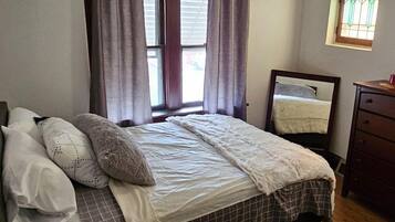 2 bedrooms, desk, iron/ironing board, travel cot