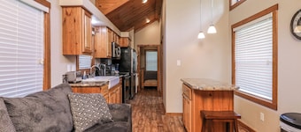 Barnwell Mountain Cabins #1: Cabin/tiny home w/loft in Gilmer across from BMRA