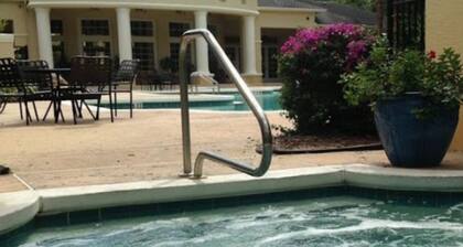 Private Penthouse near Universal Disney with Pool, Jacuzzi, Gym