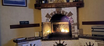 Charming 3-Bedroom House Near the Crement and Champagne Vineyards.