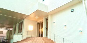 Property entrance - HOTEL minimumms. (Naha)