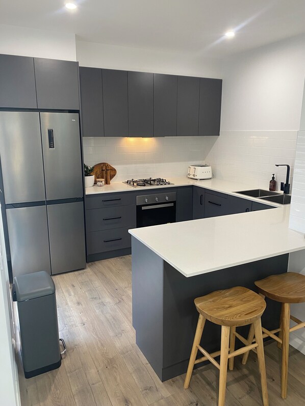 Fridge, microwave, oven, stovetop