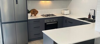 The Fitz - Central Wagga Luxury Townhouse