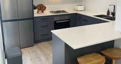 The Fitz - Central Wagga Luxury Townhouse