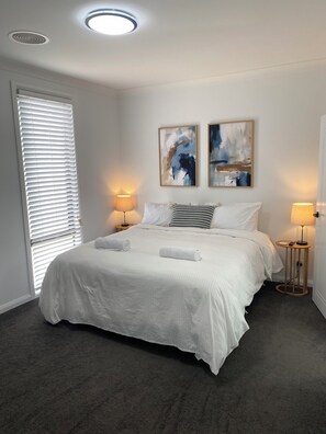 3 bedrooms, iron/ironing board, free WiFi, bed sheets