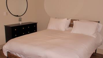 2 bedrooms, desk, free WiFi, bed sheets