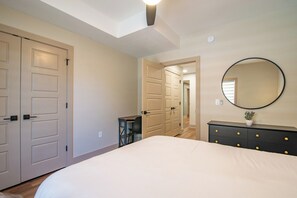 2 bedrooms, desk, free WiFi, bed sheets