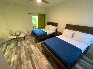 1 habitación, escritorio, tabla de planchar con plancha y wifi gratis 