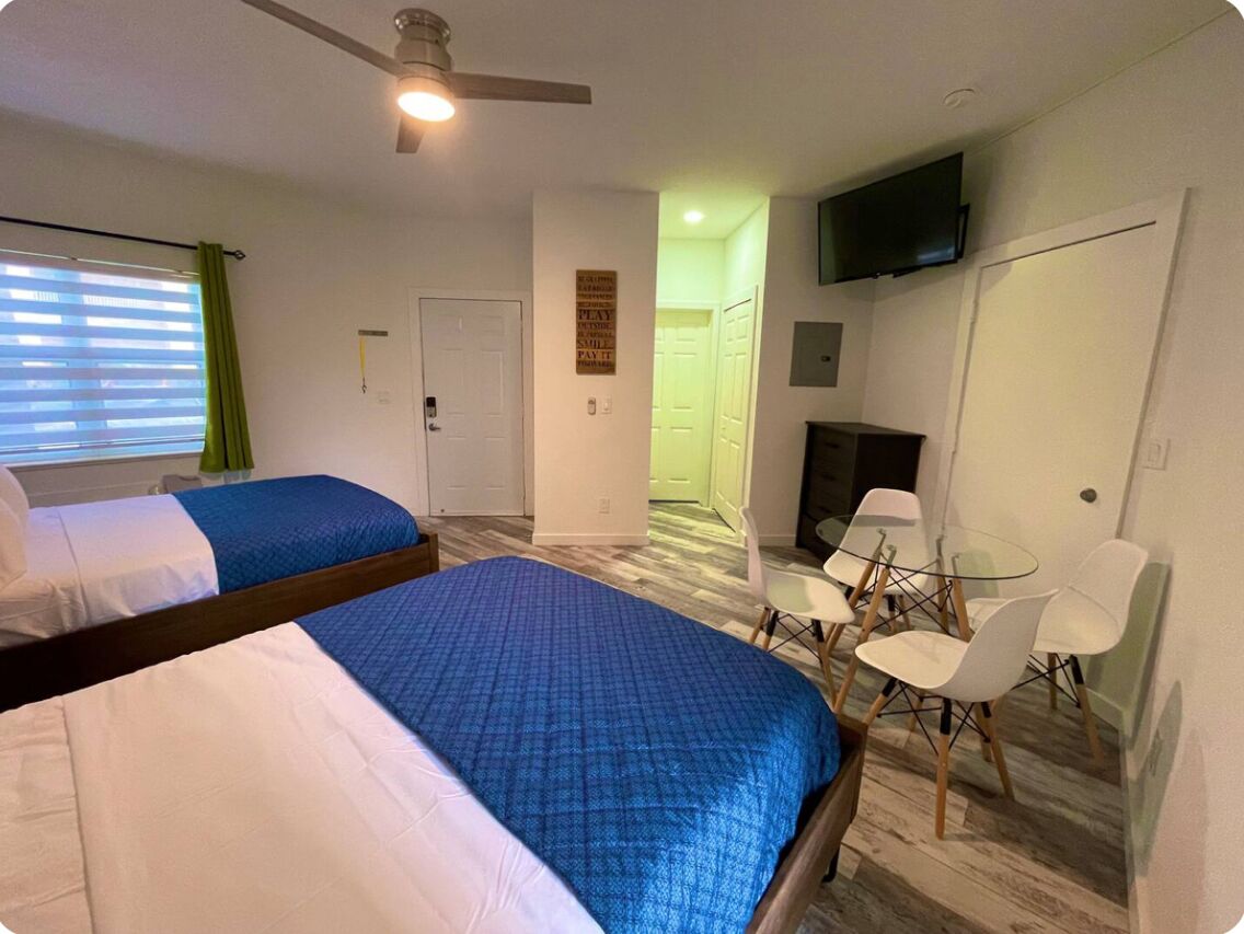 1 sovrum, skrivbord, strykjärn/strykbräda och gratis wi-fi