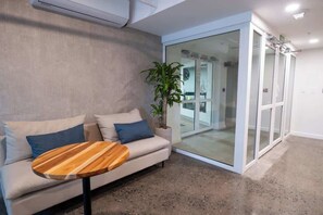 Interior - Stylish 2-BR Oceanfront Condo with Panoramic Views (Jaco)