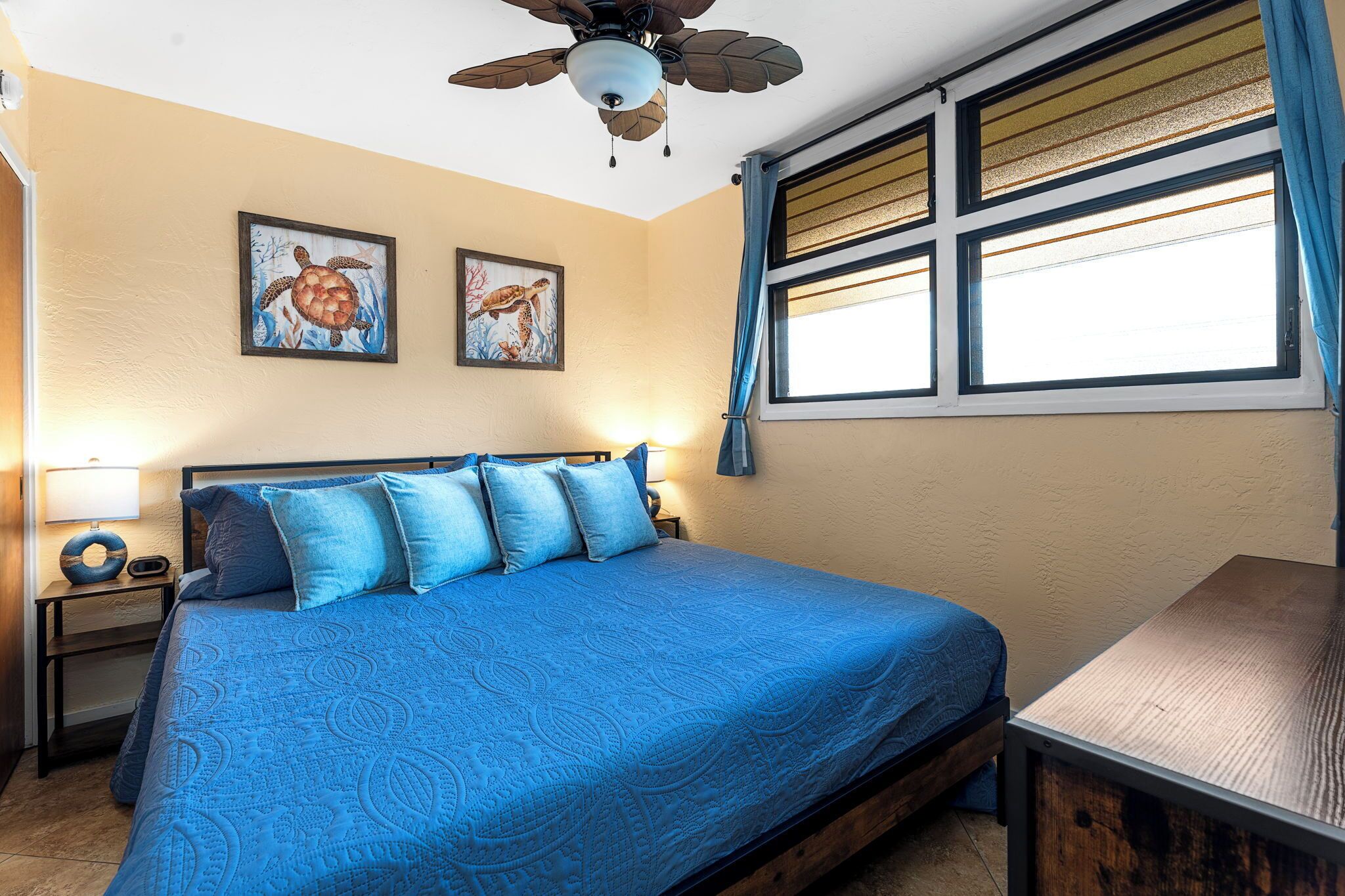 2 bedrooms, desk, iron/ironing board, travel crib