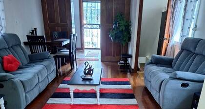 Newly renovated 2 bedroom 20 minutes from Manhattan and LaGuardia airport