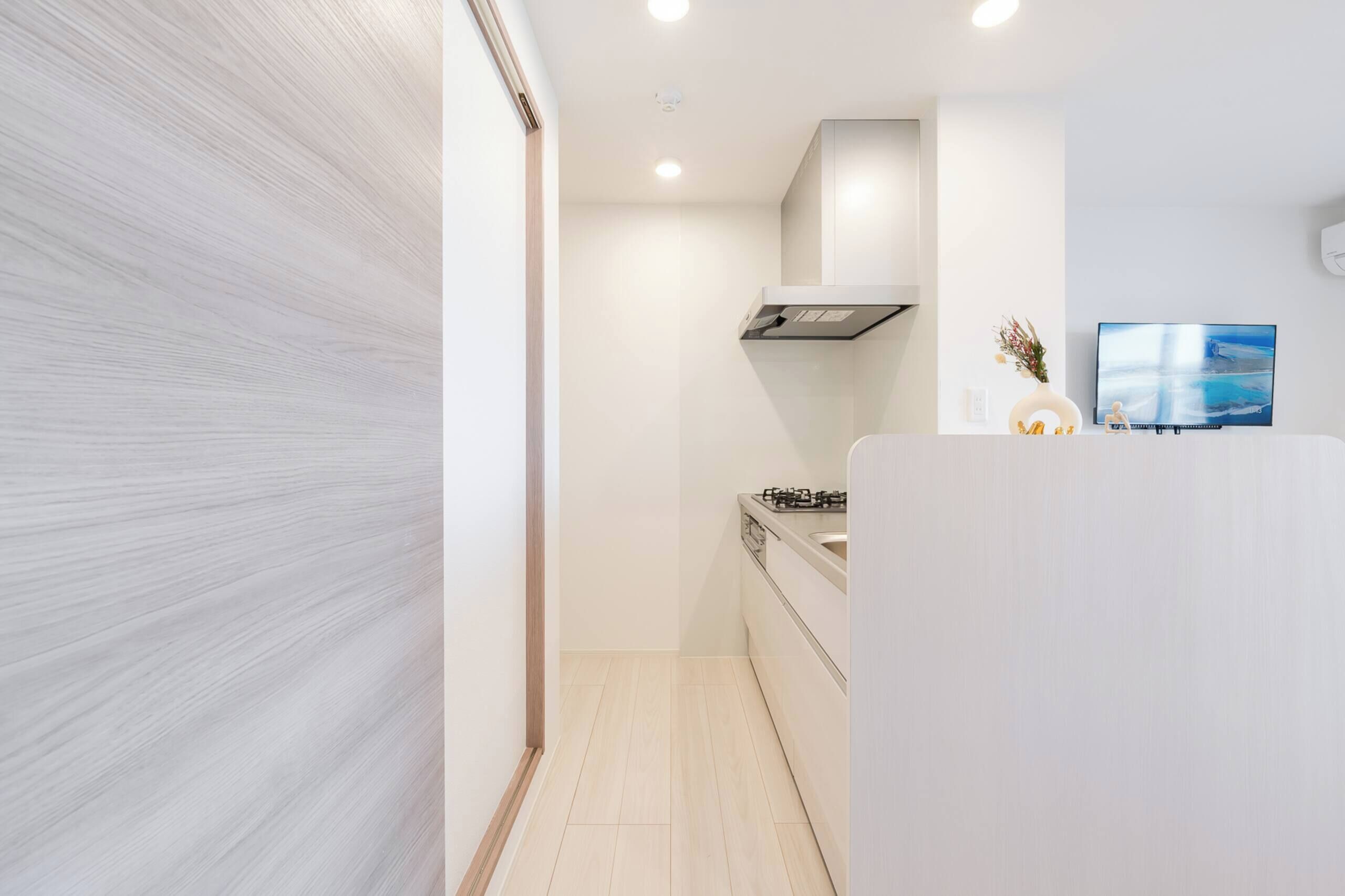 Refrigerador con freezer, microondas, arrocera, freezer