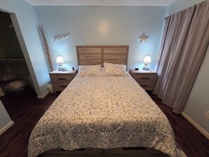 1 bedroom, iron/ironing board, free WiFi, bed sheets - Cozy 1-bedroom condo in enchanting Branson with WiFi, fitness room and pools (Branson)