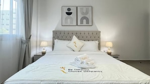 1 bedroom, iron/ironing board, travel cot, WiFi - Al Reef Retreat: Your 1BR w/ Sofa Beds, Pool & Gym (Abu Dhabi)