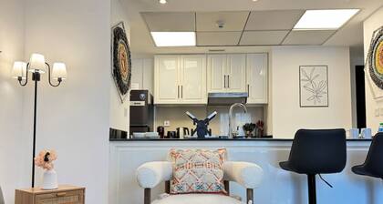 Al Reef Retreat: Your 1BR w/ Sofa Beds, Pool & Gym