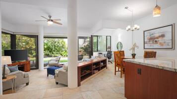 Smart-tv, boeken en een stereo