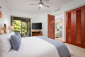 2 chambres, bureau, fer et planche à repasser, lit de bébé portatif