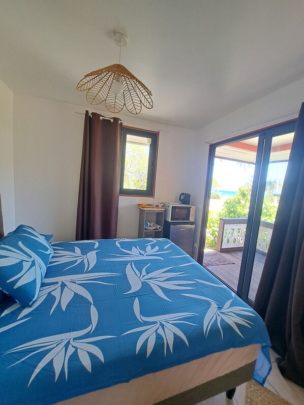 1 bedroom, travel cot, free WiFi, bed sheets