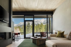 Egyptian cotton sheets, premium bedding, pillowtop beds, minibar - One&Only Moonlight Basin (Big Sky)