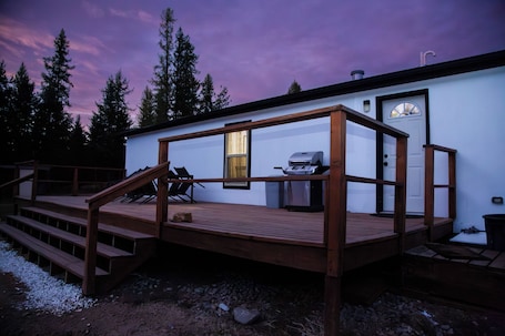 Exterior. Charming 3-bed house on a forested 7 acres near Sandpoint and Coeur d'Alene