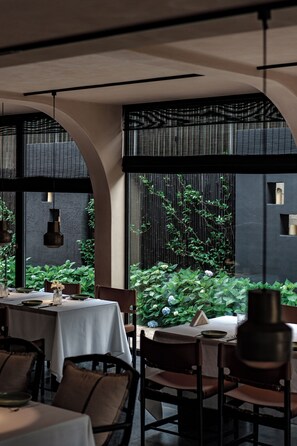 Breakfast, lunch and dinner served  - Anji ke gamer wild luxury Resort villa (Huzhou)