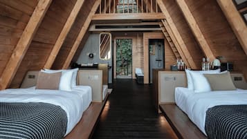 Comfort Tree House, Balcony, Hill View | Down duvets, pillow-top beds, free minibar, desk