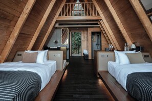 Comfort Tree House, Balcony, Hill View | Down comforters, pillowtop beds, free minibar, desk