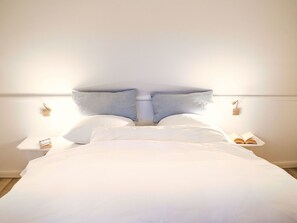 2 soverom, skrivebord og internettilgang