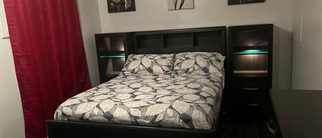 2 camere, una scrivania, ferro/asse da stiro, Wi-Fi gratuito