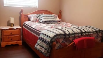 3 bedrooms, iron/ironing board, WiFi, bed sheets