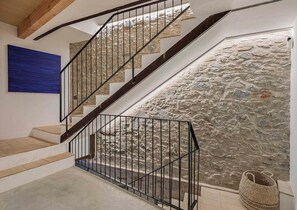 House | 3 bedrooms, iron/ironing board, bed sheets